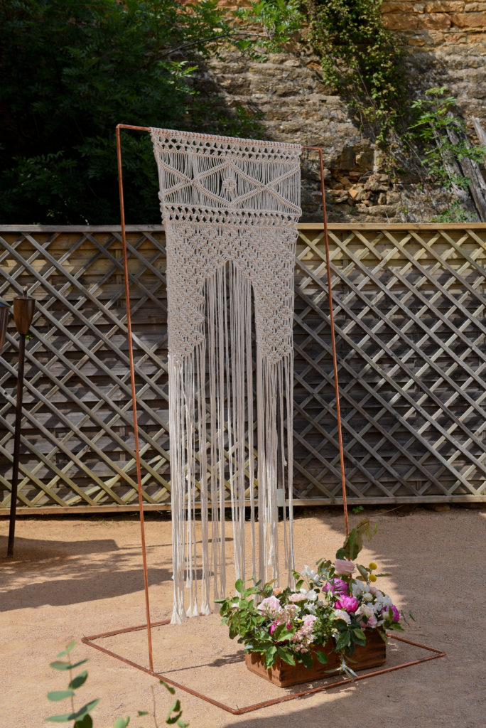 notre arche en macramé en décoration de mariage