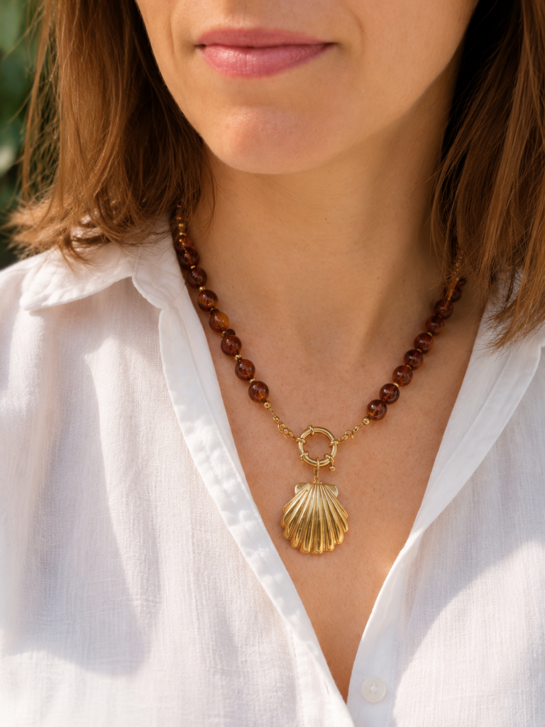 collier type Agatha